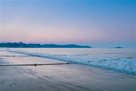 夢見海邊玩水|夢見去海邊，夢到去海邊是什麽意思？